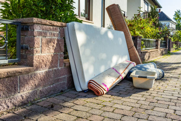 Best Yard Cleanup Services  in Kensington, CT